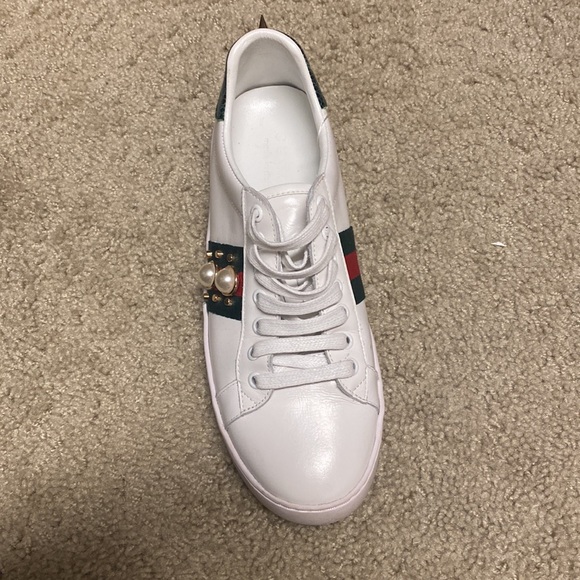 Gucci stud web leather shoes, authentic, worn twice. Original $730 Saks. Size 39 - Picture 4 of 8